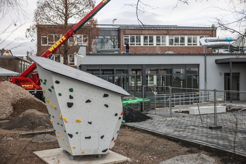 Viereinhalb Jahre nach der Flutkatastrophe öffnet die Realschule Patternhof wieder.