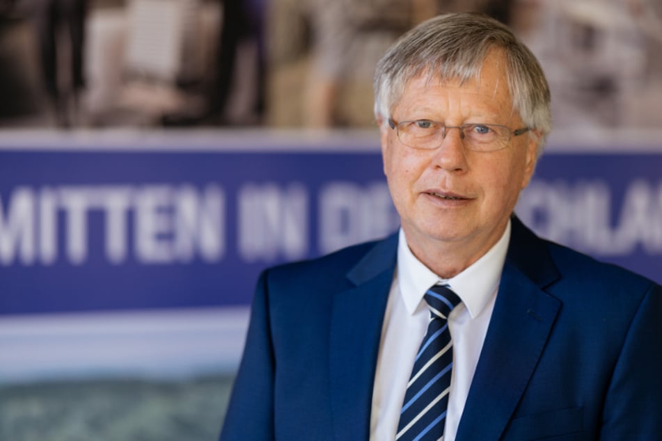 Thomas Fügmann (66, CDU), Landrat des Saale-Orla-Kreises, hat sich gegen eine ganztägige Ausgangssperre in seinem Kreis ausgesprochen.