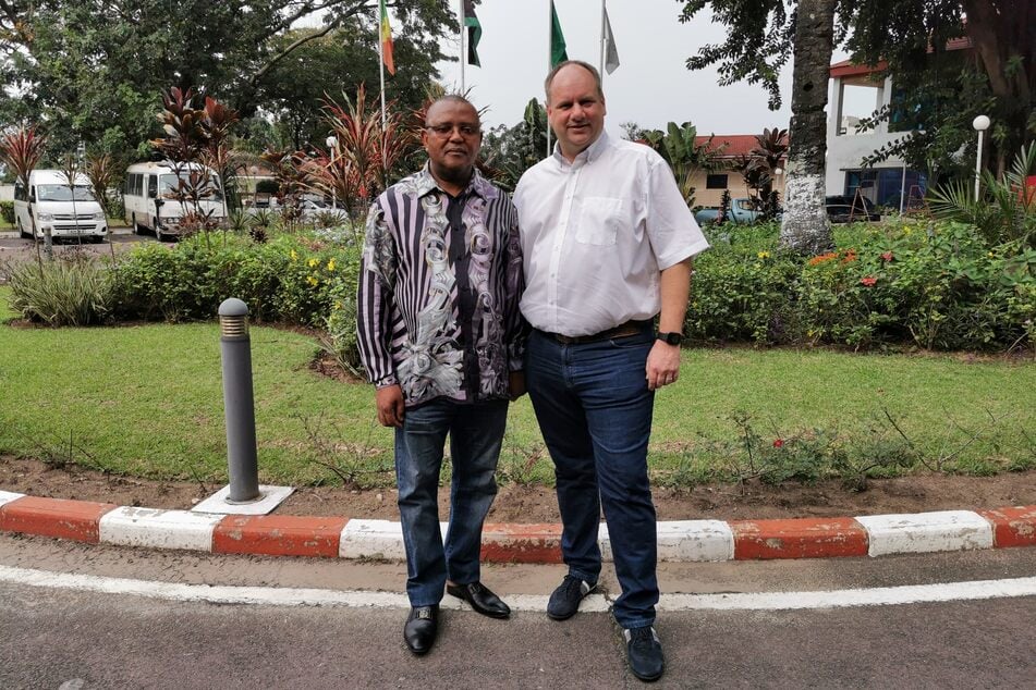 Dirk Hilbert war im Kongo zu Besuch.