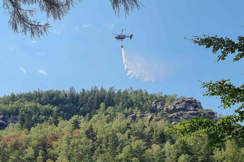 Waldbrand im Zittauer Gebirge: Ort abgeriegelt, "brauchen hier keinen Feuertourismus"