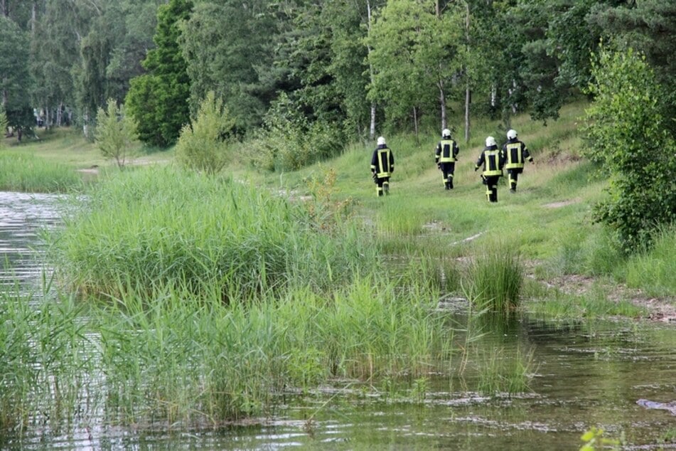 Die Einsatzkräfte suchten seit Samstagmittag das Ufer nach dem Vermissten (†58) ab.