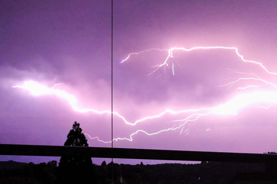 Ein heftiges Unwetter zog am späten Abend über Karlsruhe und Umgebung.