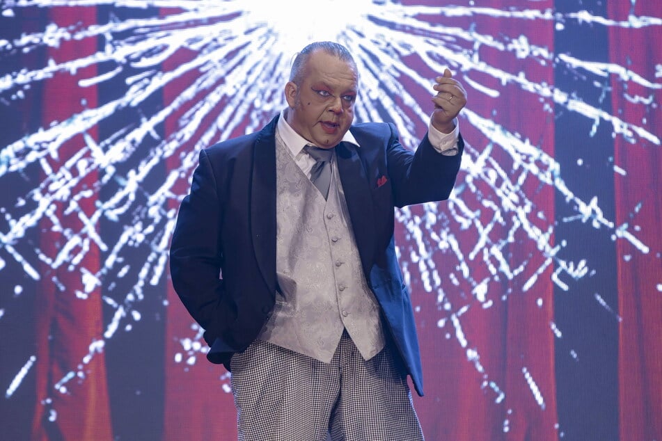 "Clown Coreggio" alias Raoul Schoregge (57) in der Show von Sarrasani im Elbepark. (Archivfoto)