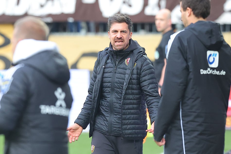 Dynamos Cheftrainer Thomas Stamm (42) verurteilte den Rassismus-Vorfall, fand auf der Pressekonferenz deutliche Worte.