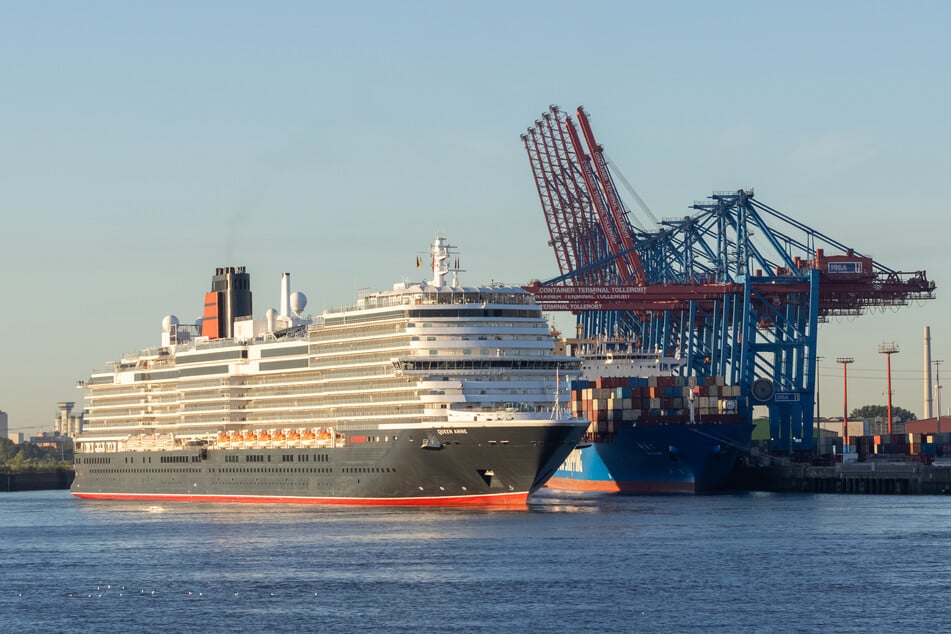 „Queen Anne” rozpoczyna swoją podróż dookoła świata 6 stycznia w Hamburgu. (Zdjęcie archiwalne)