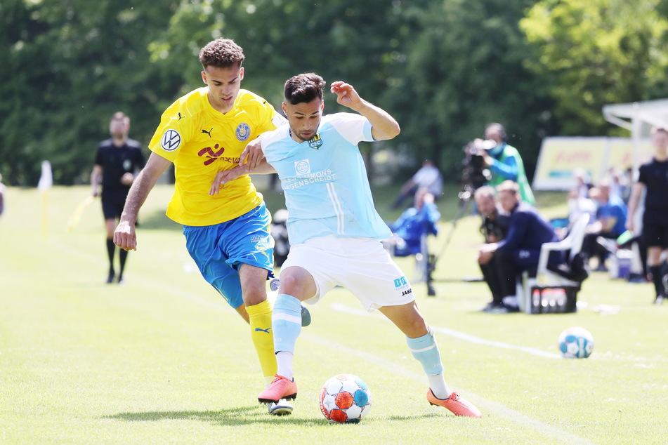 Das Sachsenpokal-Finale verlor Okan Kurt (26, r.) gegen Farid Abderrahmane (25) und Lok.