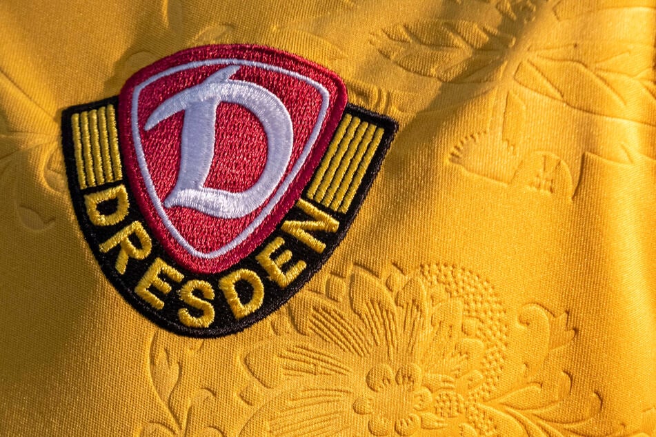Das geprägte Zwiebelmuster auf dem Dynamo-Trikot.
