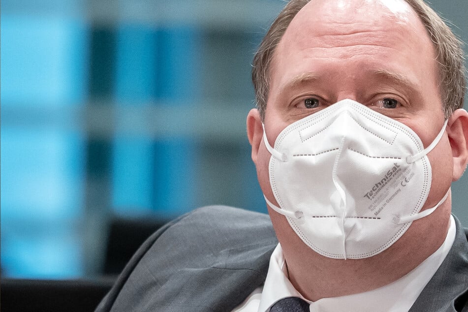 Helge Braun (48, CDU), der Chef des Bundeskanzleramtes, ist im Hinblick auf die Corona-Impfungen optimistisch.