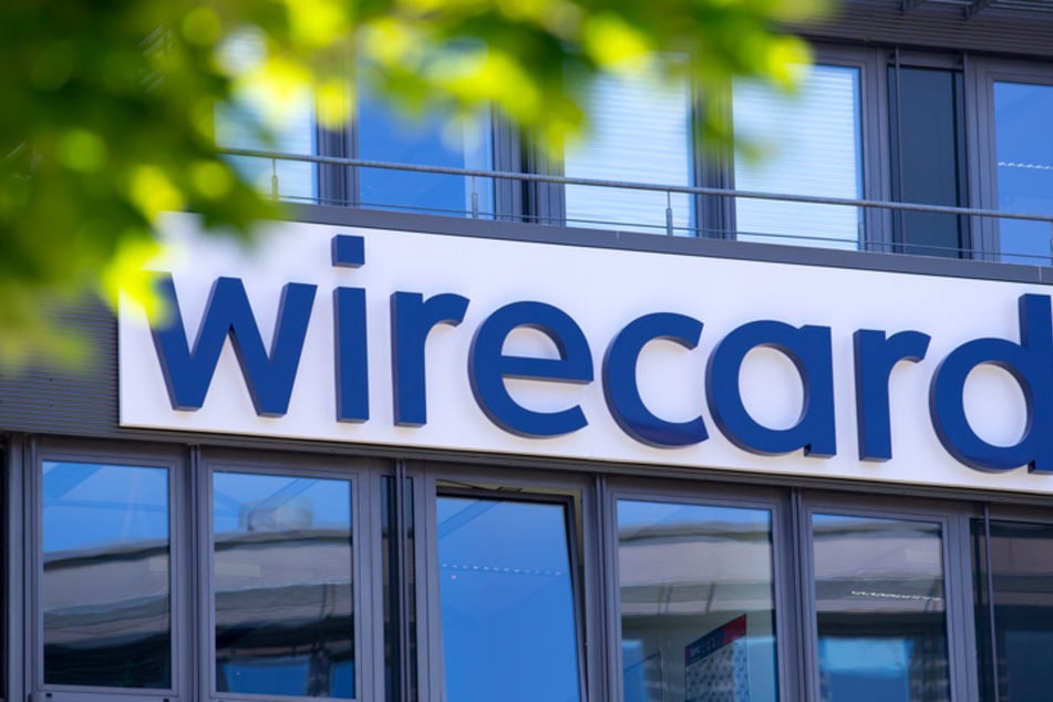 Der Schriftzug von Wirecard ist an der Firmenzentrale des Zahlungsdienstleisters in Aschheim zu sehen.
