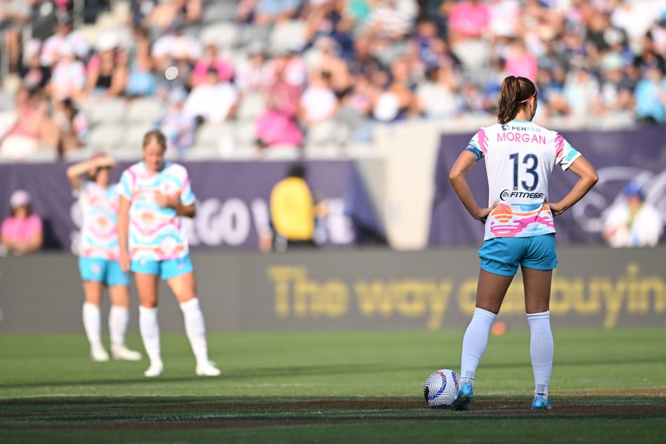 Morgan missed a penalty before being substituted off in the 13th minute, in a tribute to her jersey number.