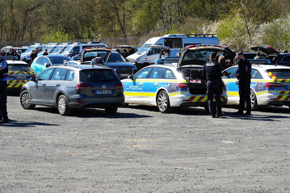 Gesucht wird ein Mann (25), der in der Teichstraße in Prüm am Dienstag mehrere Schüsse abgegeben hat.