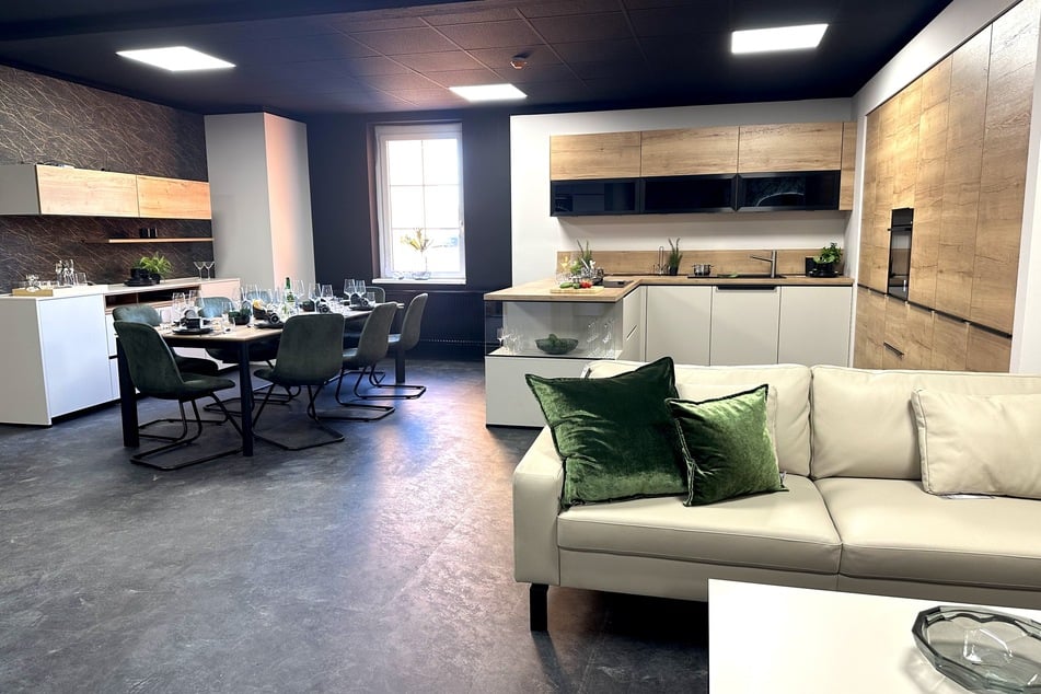 Möbelhaus rechnet wegen Neueröffnung am Samstag (27.12.) mit hohem Andrang