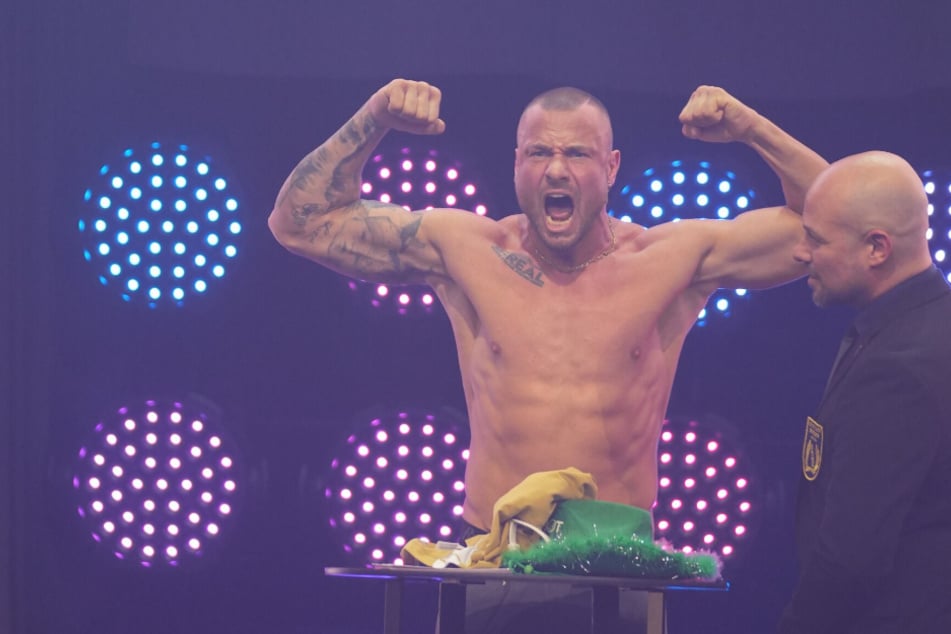 Eric Sindermann (38) steht am Samstag bei "Fame Fighting" im Ring, hat aber auch immer ein Auge auf seinen Schützling Christian Lell.