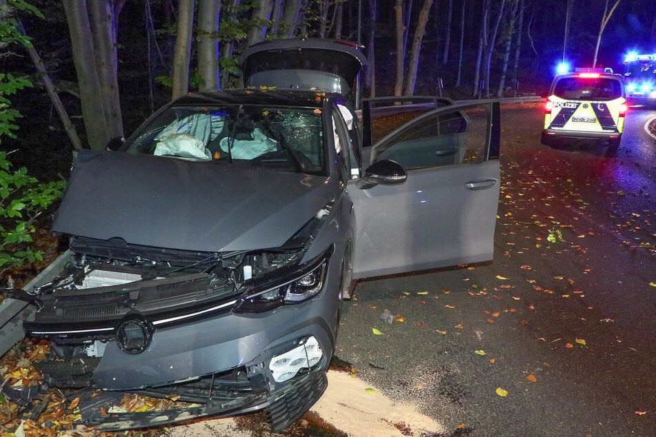 Die Insassen hatten den Wagen nach dem Crash einfach stehen gelassen und waren geflüchtet.