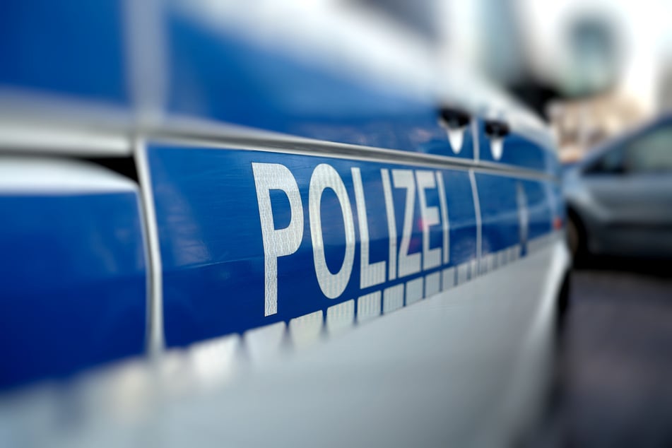 In Halle (Saale) wurde eine Leiche gefunden. Die Polizei ermittelt. (Symbolbild)