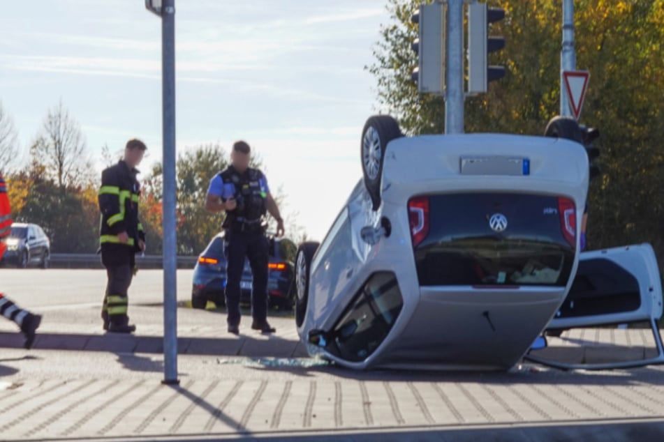 Zwei Unfälle bei Karls Erlebnis-Dorf: VW landet auf dem Dach