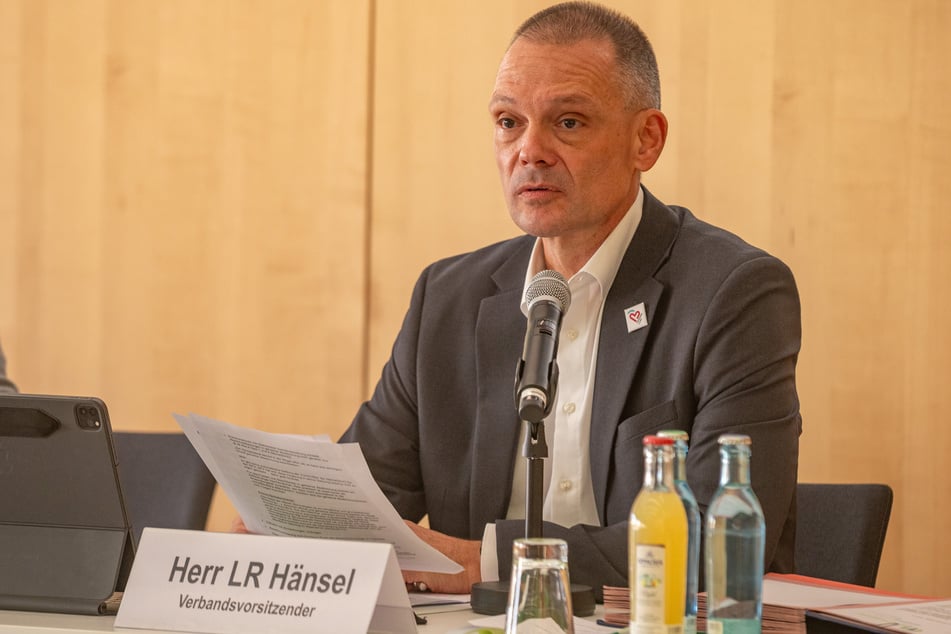 Verbandsvorsitzender ist Landrat Ralf Hänsel (56, CDU).