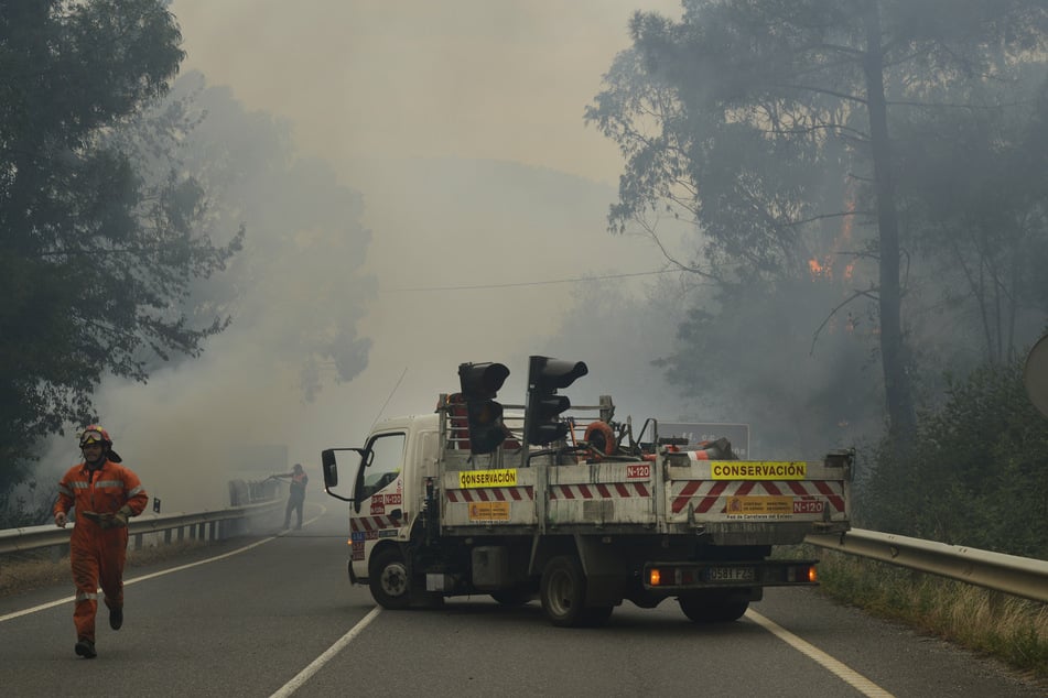 Die Flammen im Norden Spaniens sind kaum zu stoppen.