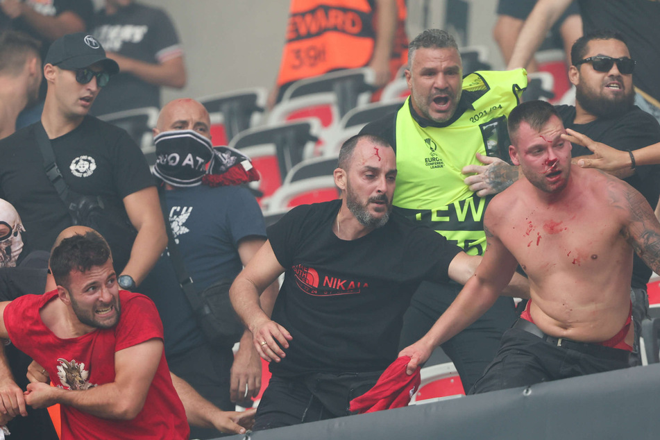 Polizei-Gewerkschaft besorgt über Gewalt bei Fußball-Spielen: "Dann könnte es Tote geben"