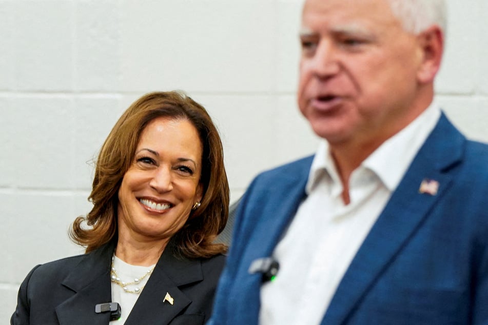 Kamala Harris (l.) and Tim Walz will sit down for a joint interview with CNN Thursday.