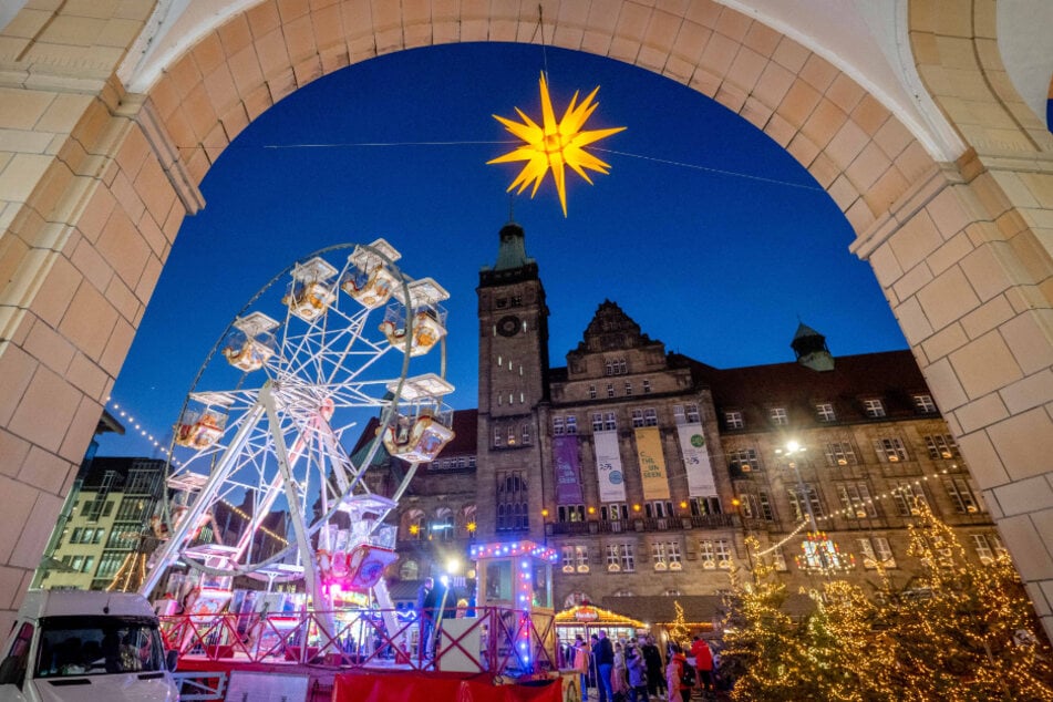 Noch dieses Wochenende könnt Ihr Euch am Chemnitzer Hüttenzauber erfreuen.