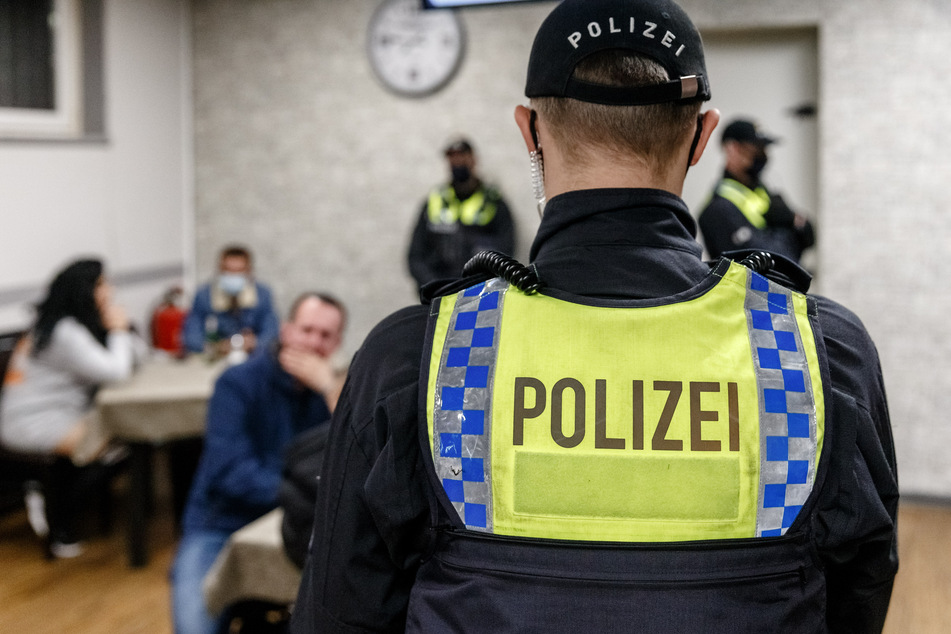 Im Ergebnis waren einige Angaben unvollständig, falsch, oder die Besucher konnten sich nicht ausweisen.