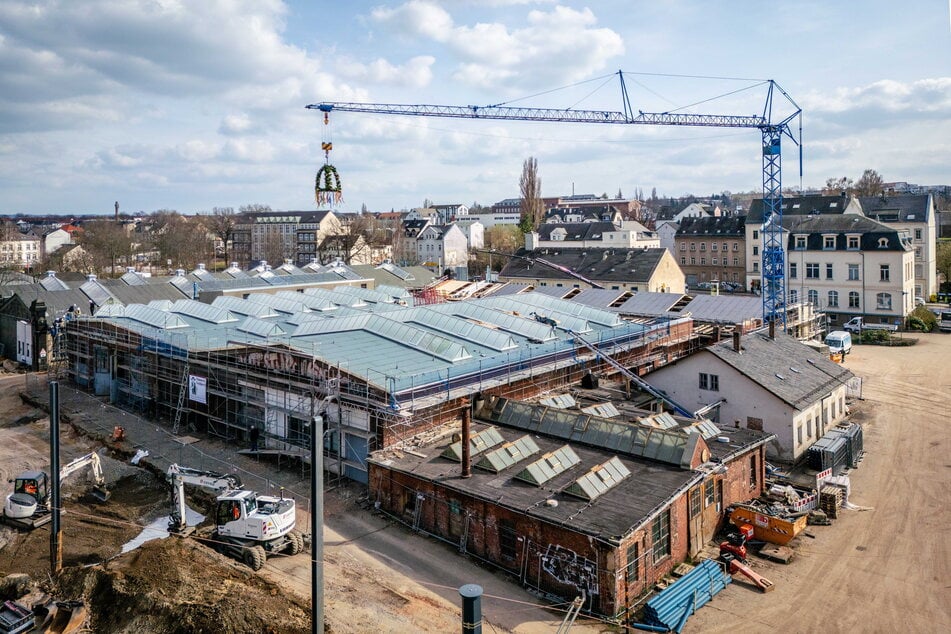 Richtfest am Garagen-Campus 2024: Aus dem früheren Straßenbahndepot wurde ein Kulturort.