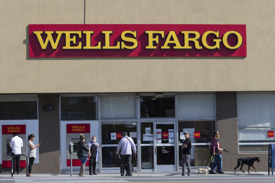 Todesfall bei der US-Bank Wells Fargo. Eine Mitarbeiterin kam unter noch ungeklärten Umständen ums Leben. (Archivfoto)