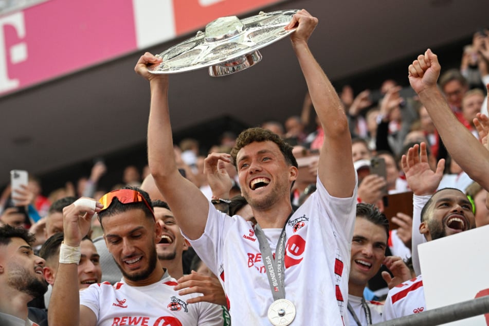 Luca Waldschmidt (29, M.) und Co. stiegen am Sonntagnachmittag als Zweitliga-Meister in die Bundesliga auf.