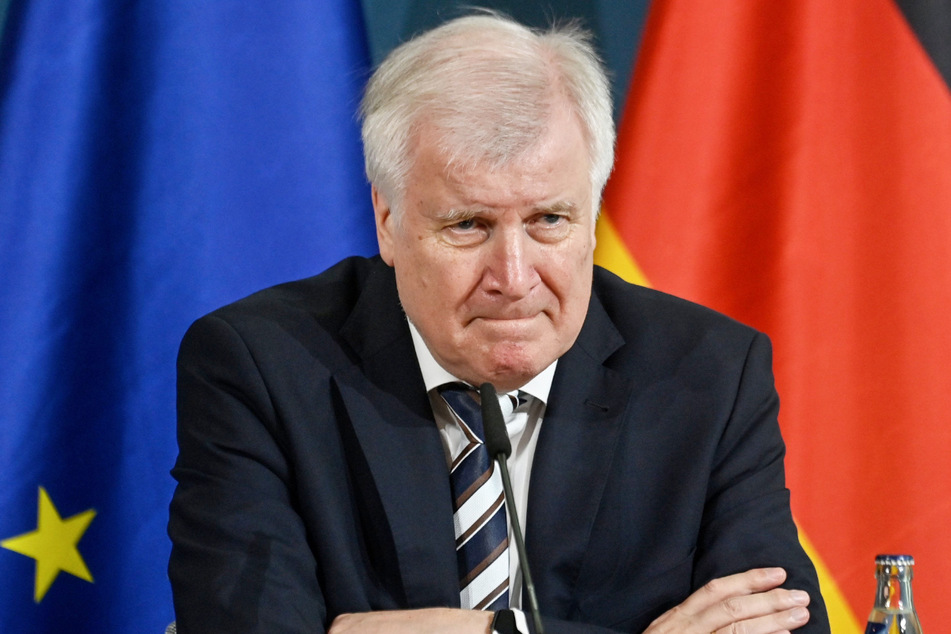 Horst Seehofer (71, CSU) hat bekräftigt, dass die nun ab Sonntag geltenden Einreiseregeln streng kontrolliert werden.