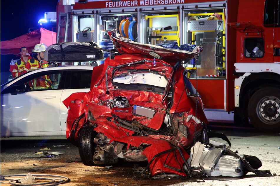 In diesem Mazda wurde das schwer verletzte Paar bei der Massenkarambolage eingeklemmt.