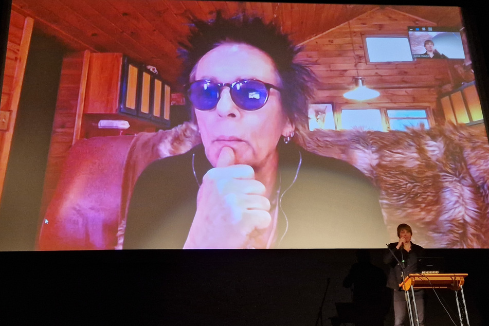 Earl Slick (70) im Live-Video-Call mit Festivaldirektor Arne Buss am Mittwoch.