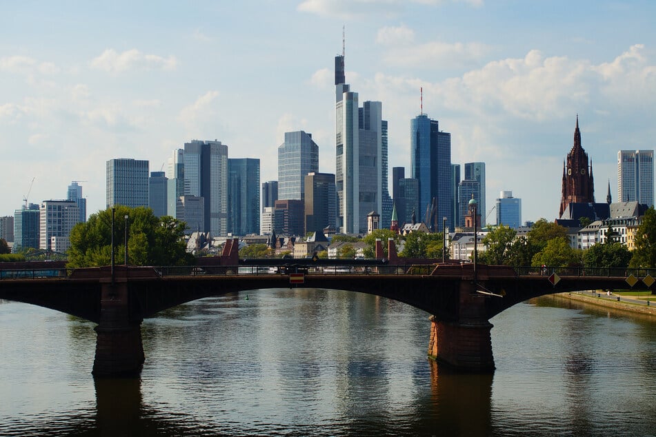 Liegt das höchste Gebäude Deutschlands in Frankfurt am Main?