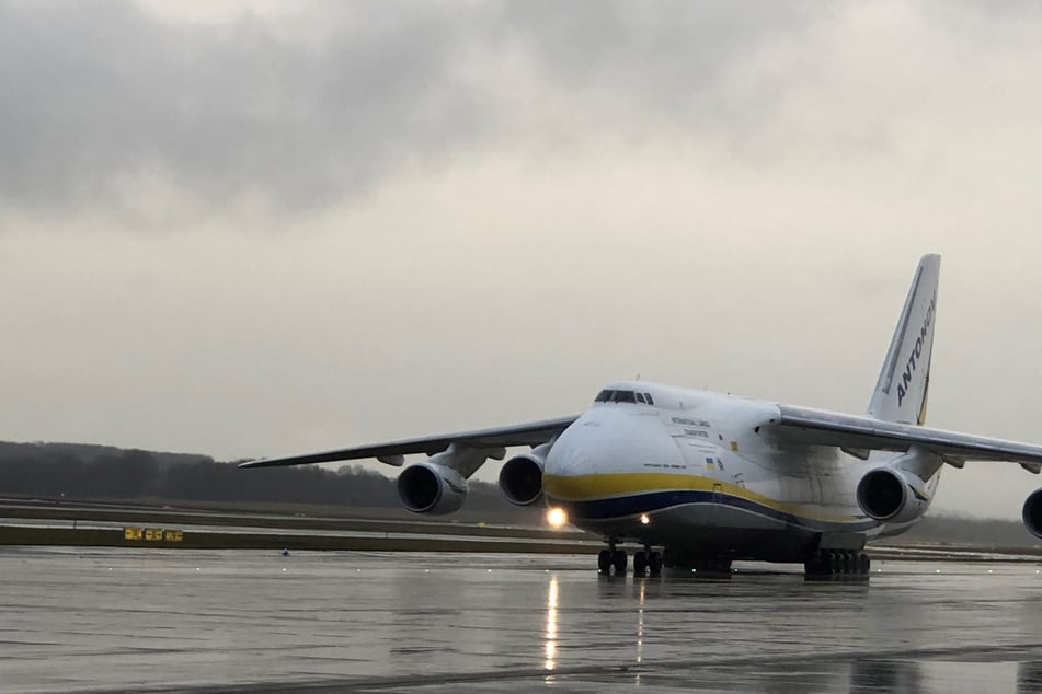 Aus China nach Deutschland: Antonov-Maschine bringt tonnenweise Corona-Tests