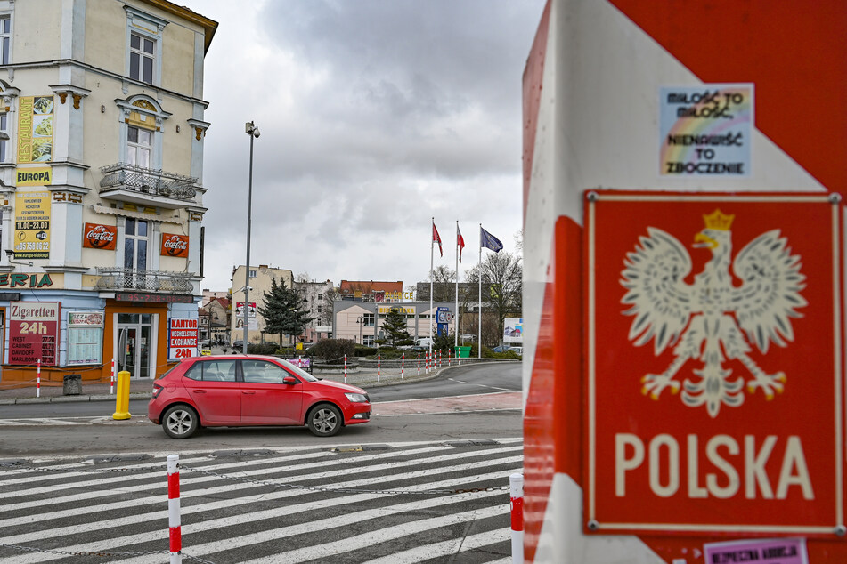 Grenzübergang zwischen dem polnischen Slubice und Frankfurt (Oder) in Brandenburg. In Polen sind die Infektionszahlen in den vergangenen Tagen drastisch gestiegen.