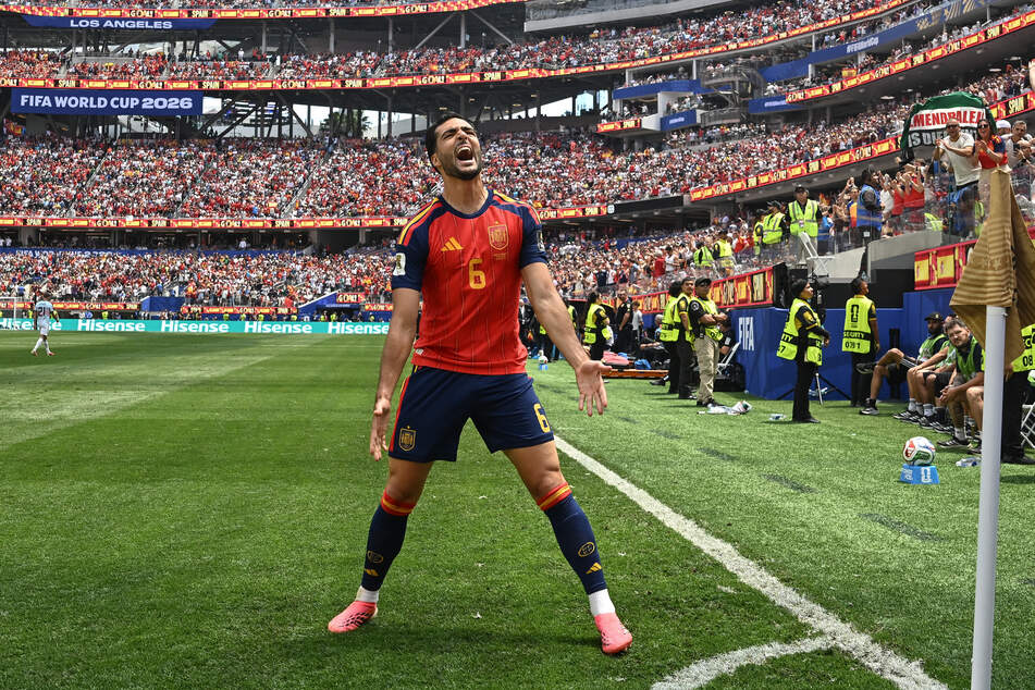 Mikel Merino hat Spanien erneut zum späten Triumph geführt.