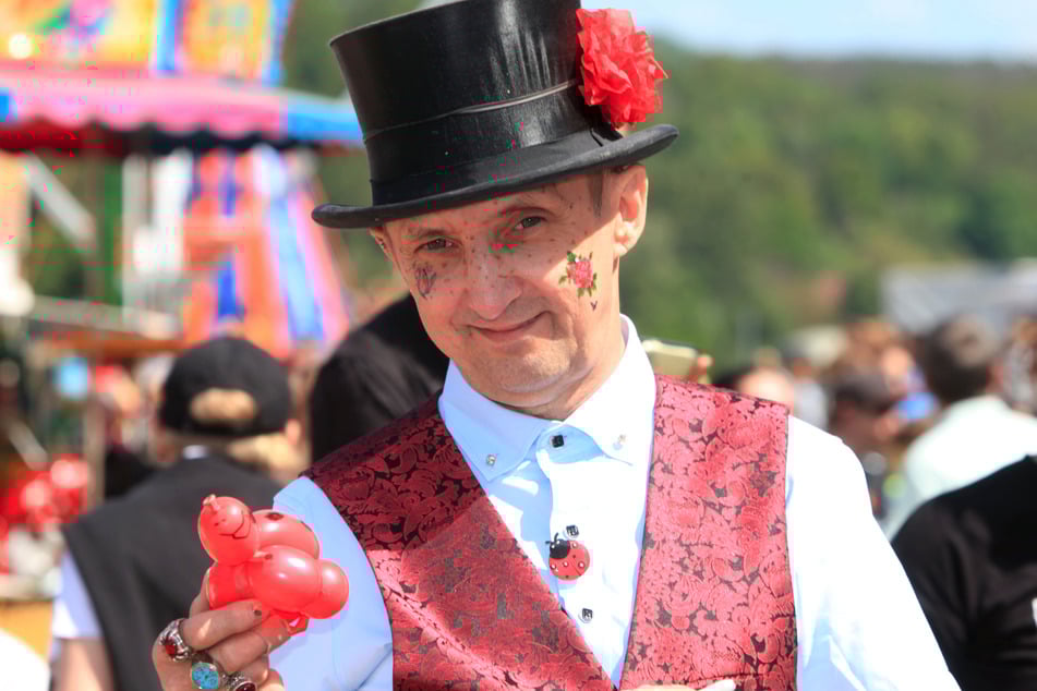 Erst der Absturz, heute erfolgreich: Torsten Fuchs (58) alias Ballonkünstler „Twister Fuchsi“.