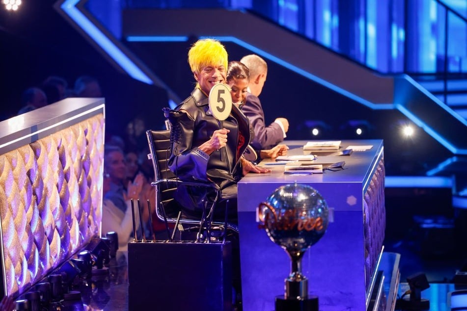 Die Jury besteht auch in diesem Jahr wieder aus Jorge González (58), Motsi Mabuse (44) und Chef-Kritiker Joachim Llambi (61).