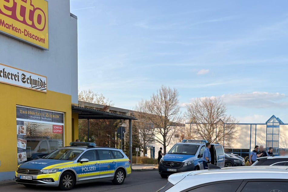 Die Polizei musste mit drei Fahrzeugen wegen eines Ladendiebes in Prohlis ausrücken.