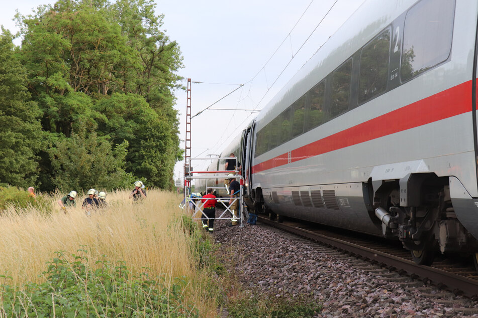 Im rheinland-pfälzischen Frankenthal kam es am Donnerstagabend zu einer Evakuierung von 320 Fahrgästen eines ICE.