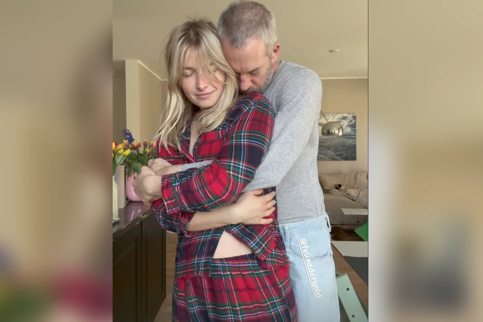 Gemeinsam mit ihrem Partner Felix Adergold (48) arbeitet sie weiterhin an ihrem Kinderwunsch.