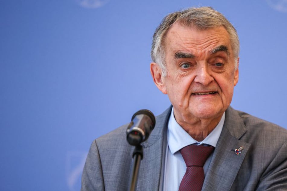 Sprachprobleme: Das sagt NRW-Innenminister Reul zu seiner Gesundheit