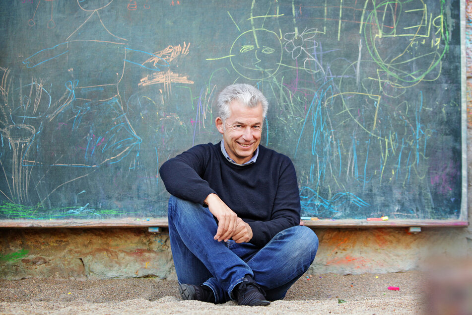 Der Autor, Journalist und Moderator Peter Ufer (59, Foto) hat gemeinsam mit dem Wahl-Leipziger Günther Böhnke (80) den neuen Sächsisch-Duden verfasst.