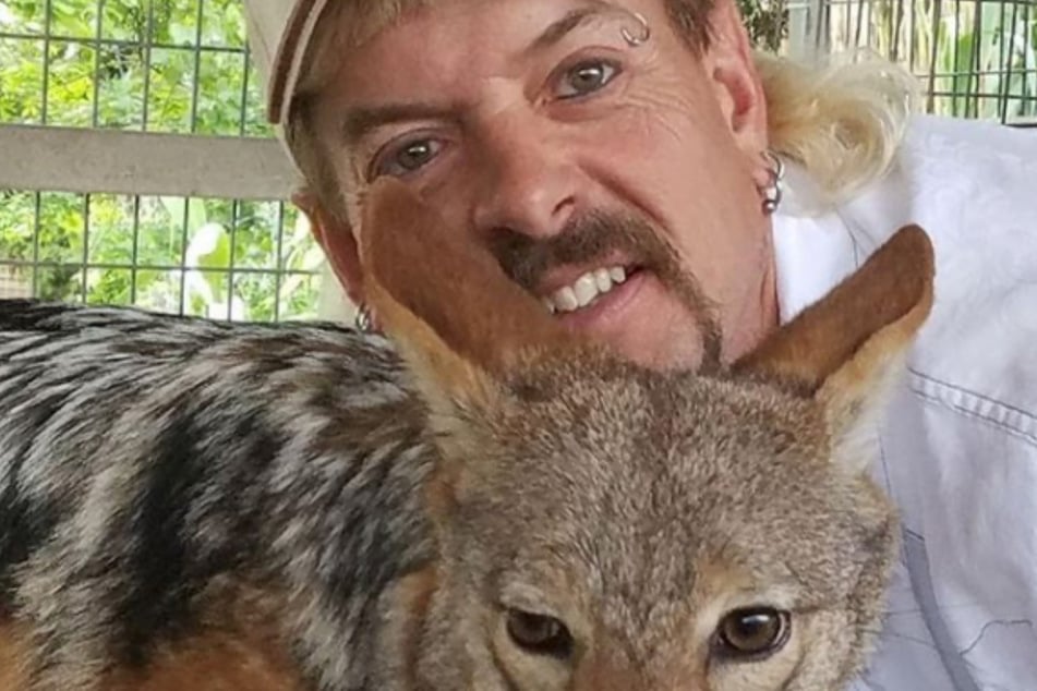 Everything seems to point to lung cancer, but Joe Exotic – aka the Tiger King – has yet to receive a definitive diagnosis.