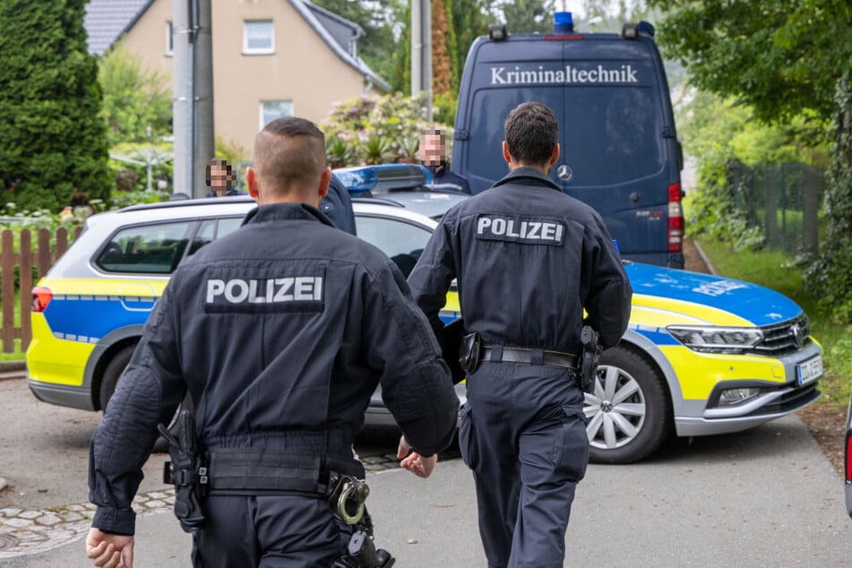 Neue Details zum Dreifach-Mord in Sachsen: Täter soll schlafende Familie mit Axt getötet haben