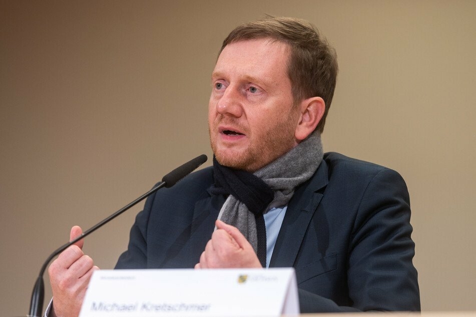 Ministerpräsident Michael Kretschmer (45, CDU) sieht angesichts der dramatischen Lage in den Kliniken keine andere Möglichkeit als ein Knallhart-Lockdown.