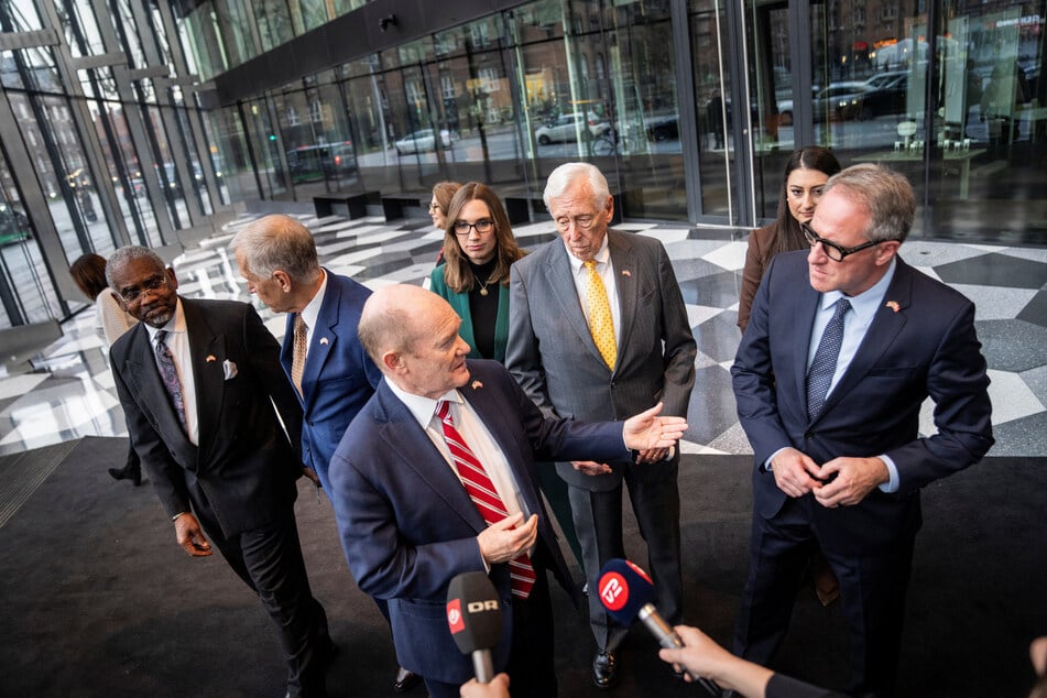 Representative Steny Hoyer (c.) joined 10 other congressmembers and senators on a visit to Copenhagen to express support for Denmark and Greenland.