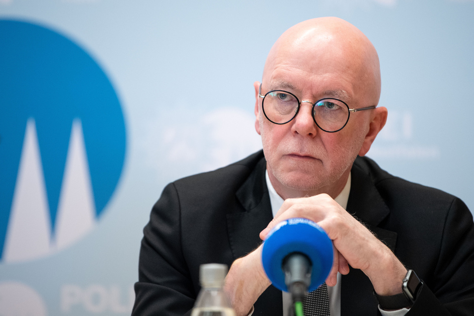 Das private Facebook-Konto des Kölner Polizeipräsidenten Uwe Jacob (64) wurde gehackt.