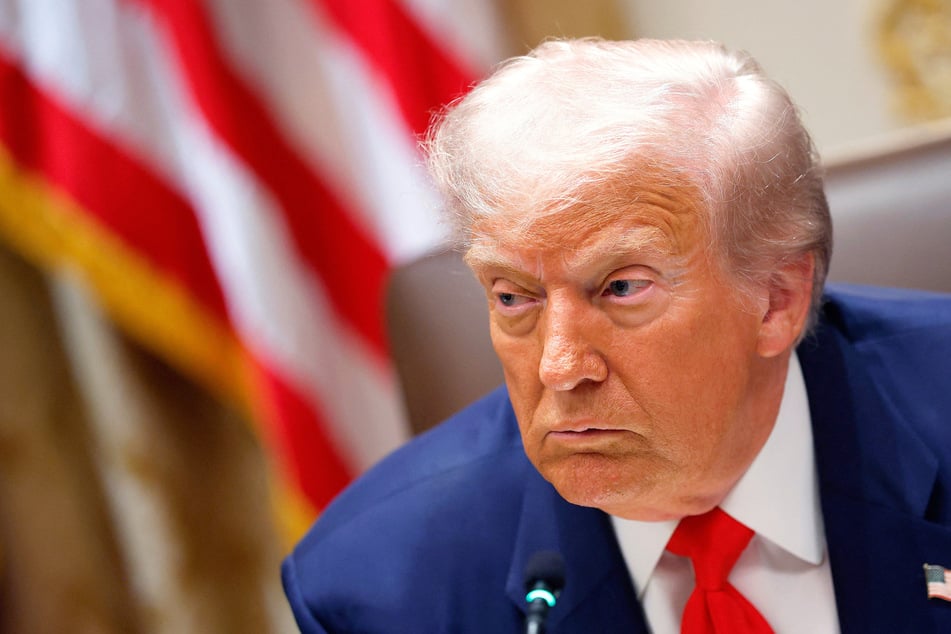 Trump calls on Supreme Court to overturn block on Chicago troop deployment