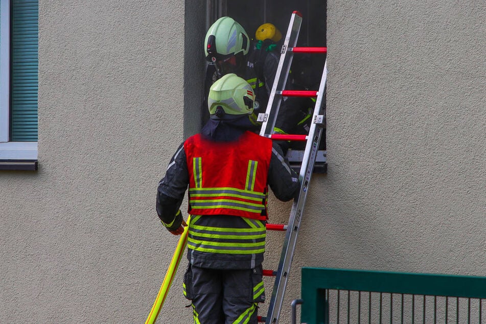 Beim Eintreffen der Feuerwehr ist die 84-Jährige bereits bewusstlos gewesen. (Symbolfoto)